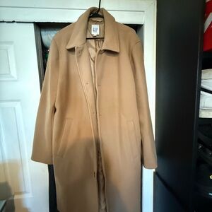 GAP Men’s Classic Tan Trench Coat
